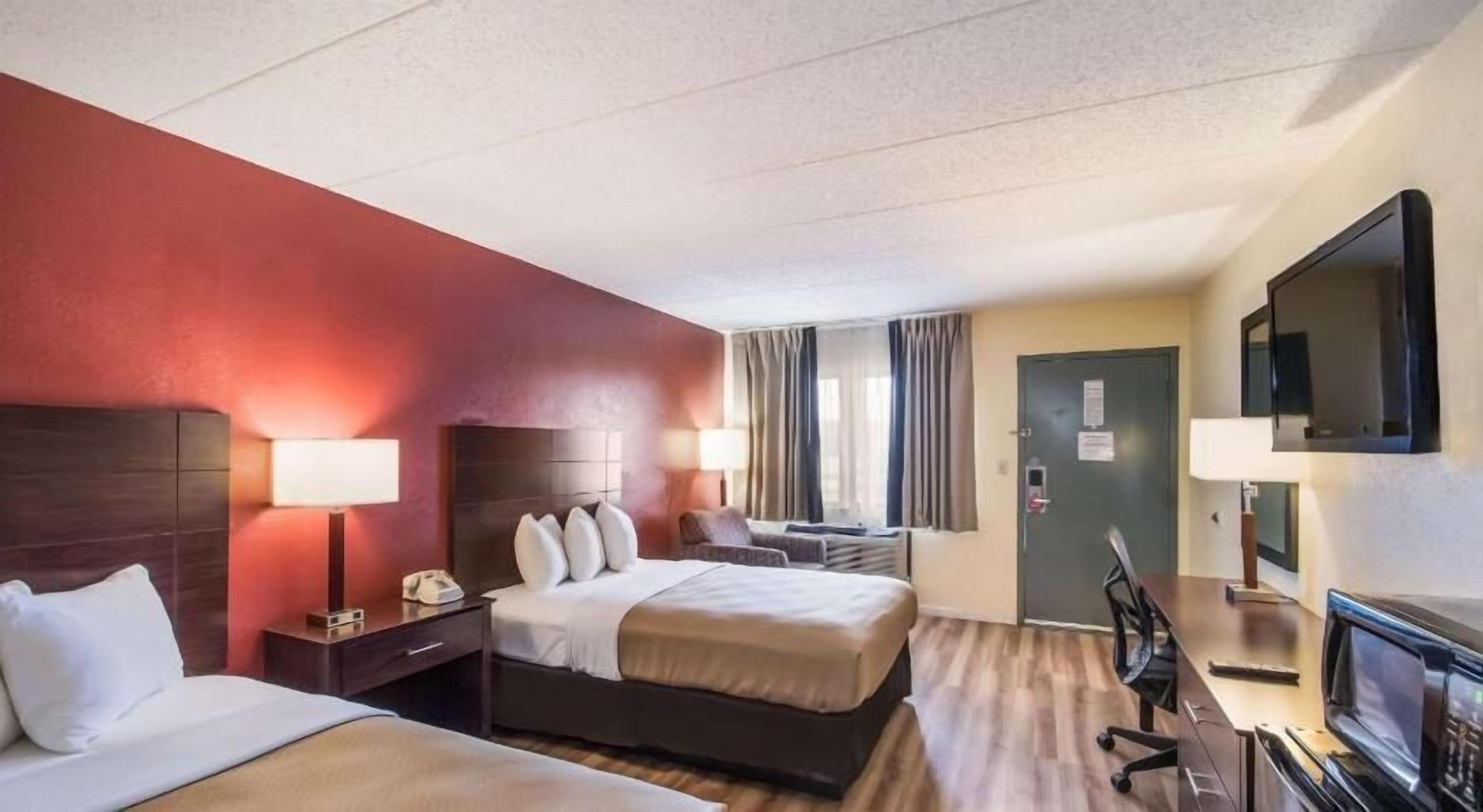 Desk, iron/ironing board, rollaway beds, free WiFi