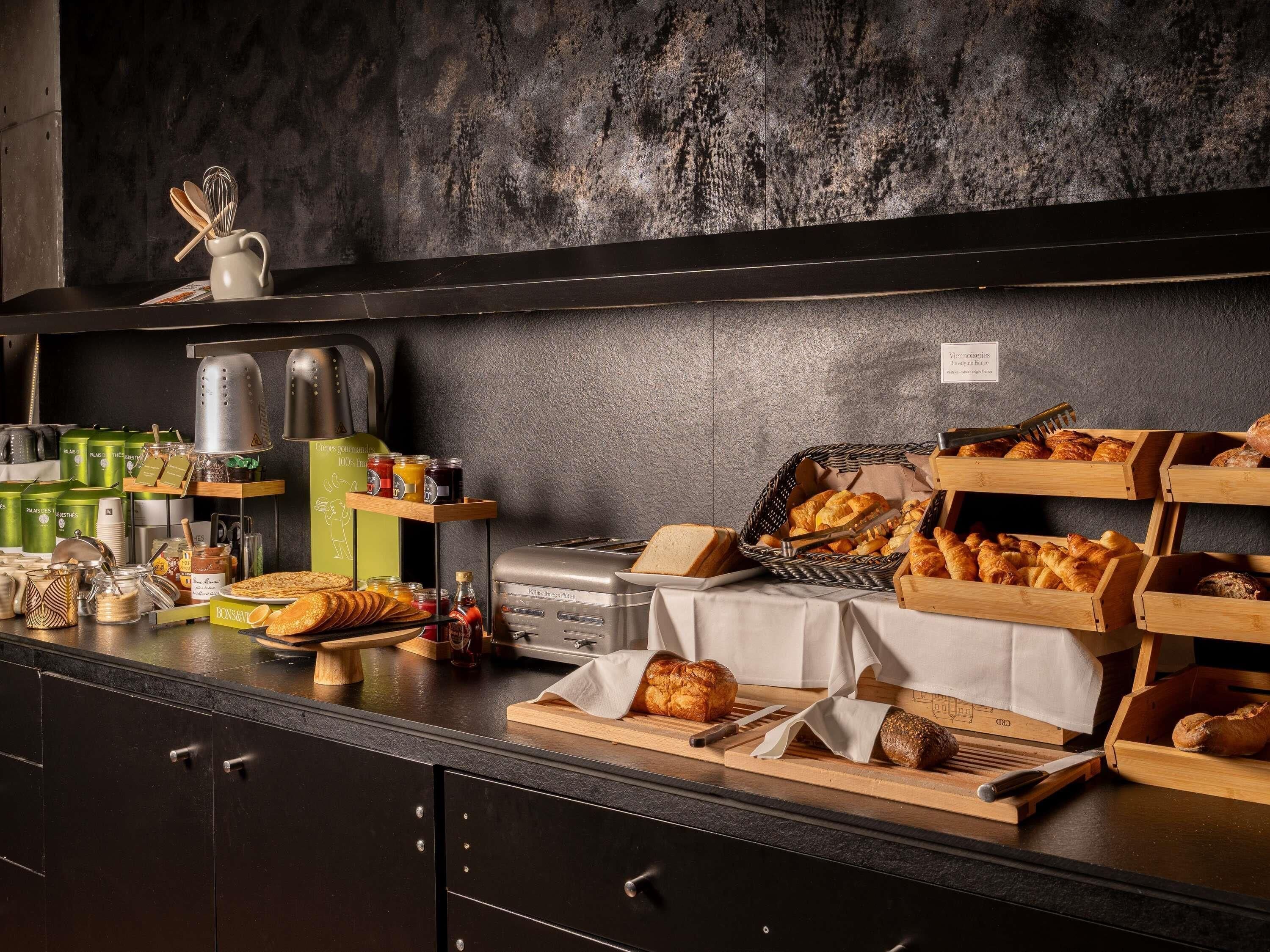 Daily buffet breakfast (EUR 19 per person)