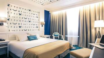 Hypo-allergenic bedding, minibar, in-room safe, desk