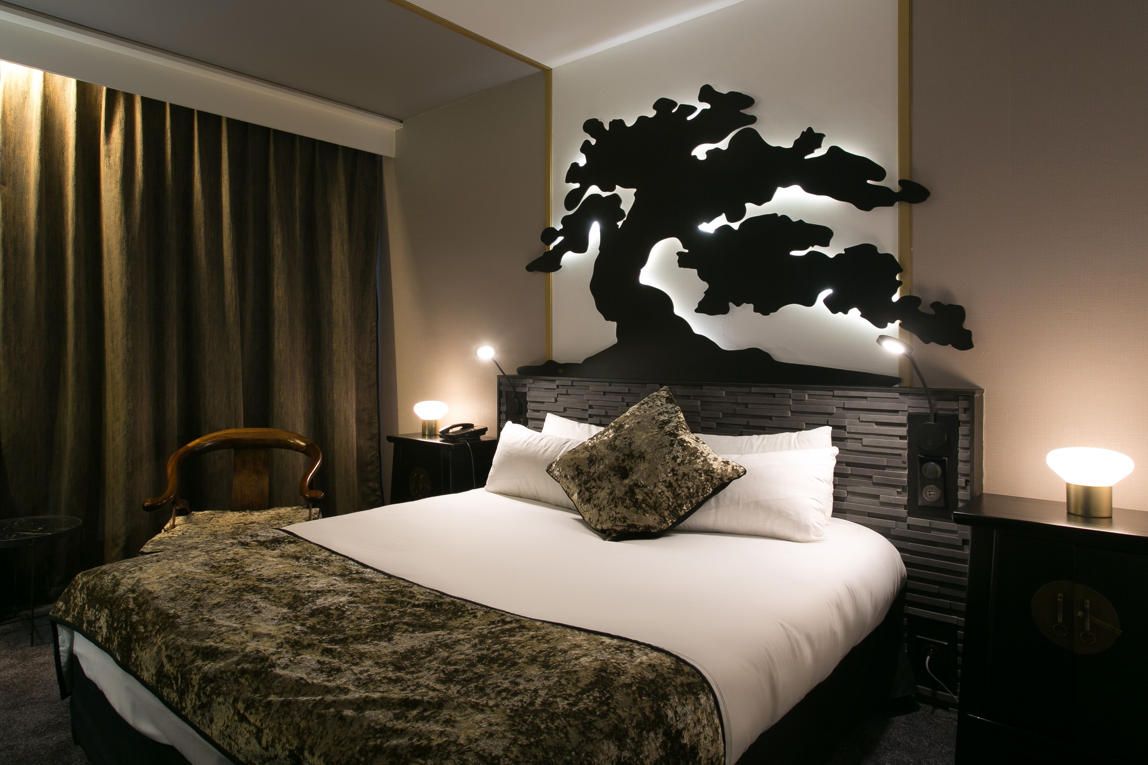 classic room, 1 double bed | hypo-allergenic bedding, minibar, in-room safe, desk