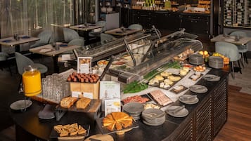 Daily buffet breakfast (EUR 19 per person)