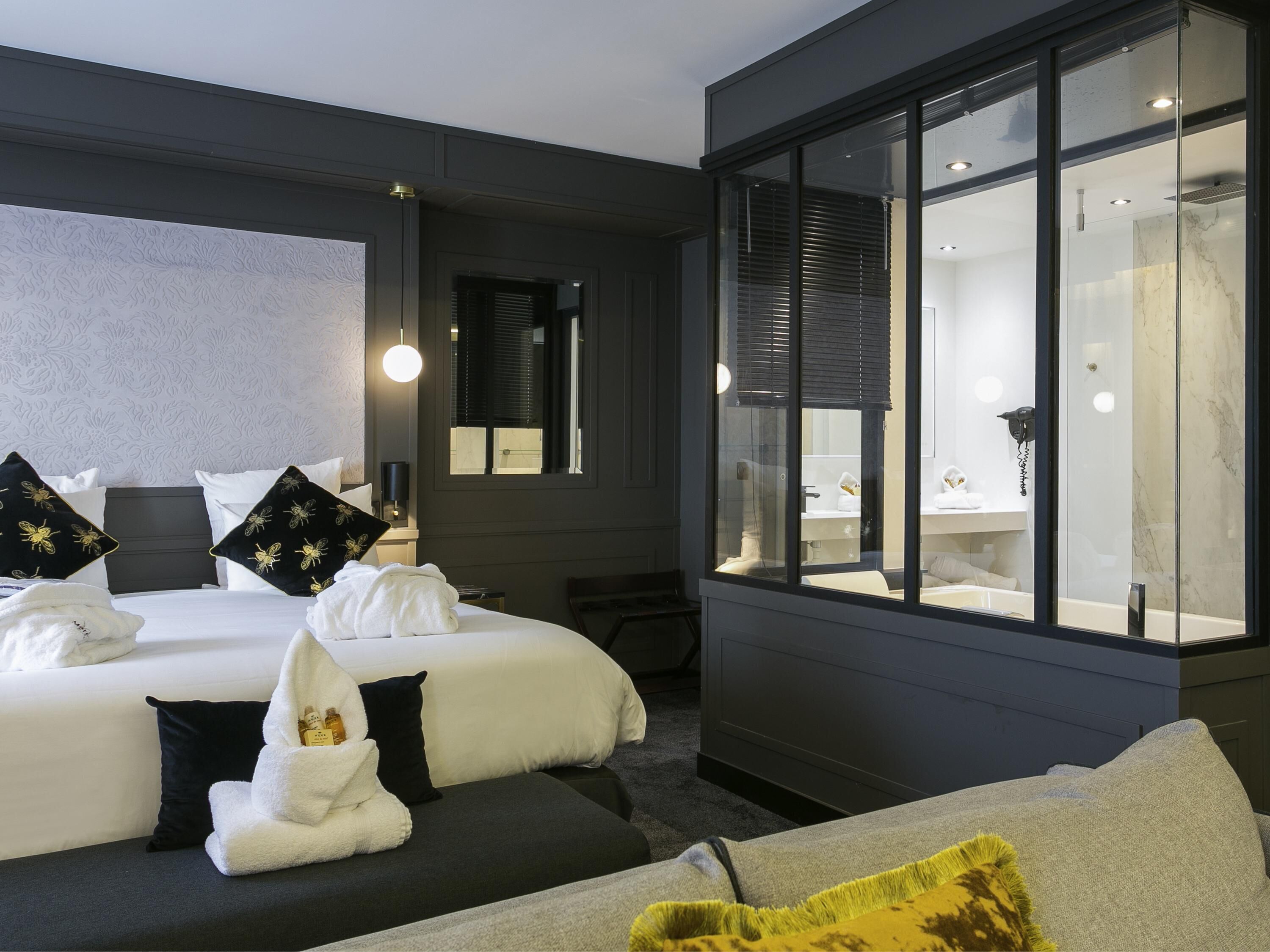 Hypo-allergenic bedding, minibar, in-room safe, desk