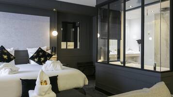 Literie hypoallergénique, minibar, coffres-forts dans les chambres