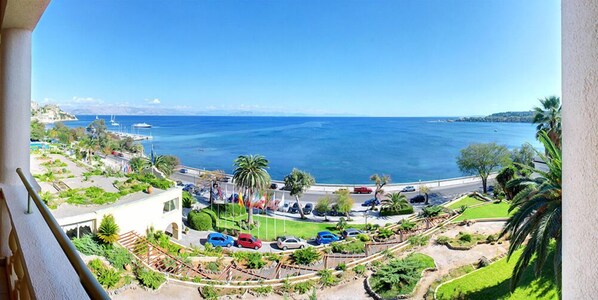 Chambre supérieure double, vue sur la mer | Vue de la chambre