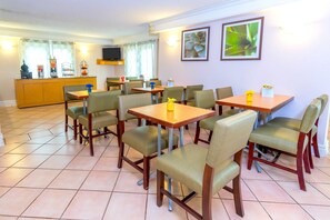 Free daily continental breakfast 