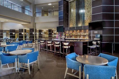 Embassy Suites by Hilton St. Louis Airport