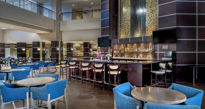 Embassy Suites by Hilton St. Louis Airport