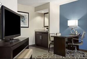 In-room safe, desk, laptop workspace, iron/ironing board - Embassy Suites by Hilton St. Louis Airport (Bridgeton)
