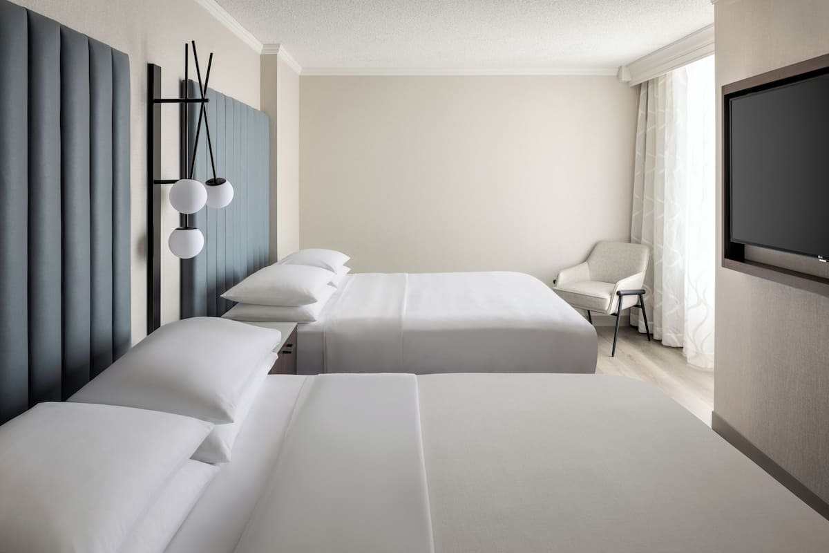 1 Schlafzimmer, Allergikerbettwaren, Schreibtisch, Verdunkelungsvorhänge