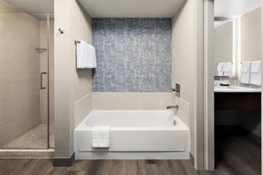 Separate bathtub and shower, free toiletries, hair dryer, towels - Chicago Marriott Suites Deerfield (Deerfield)