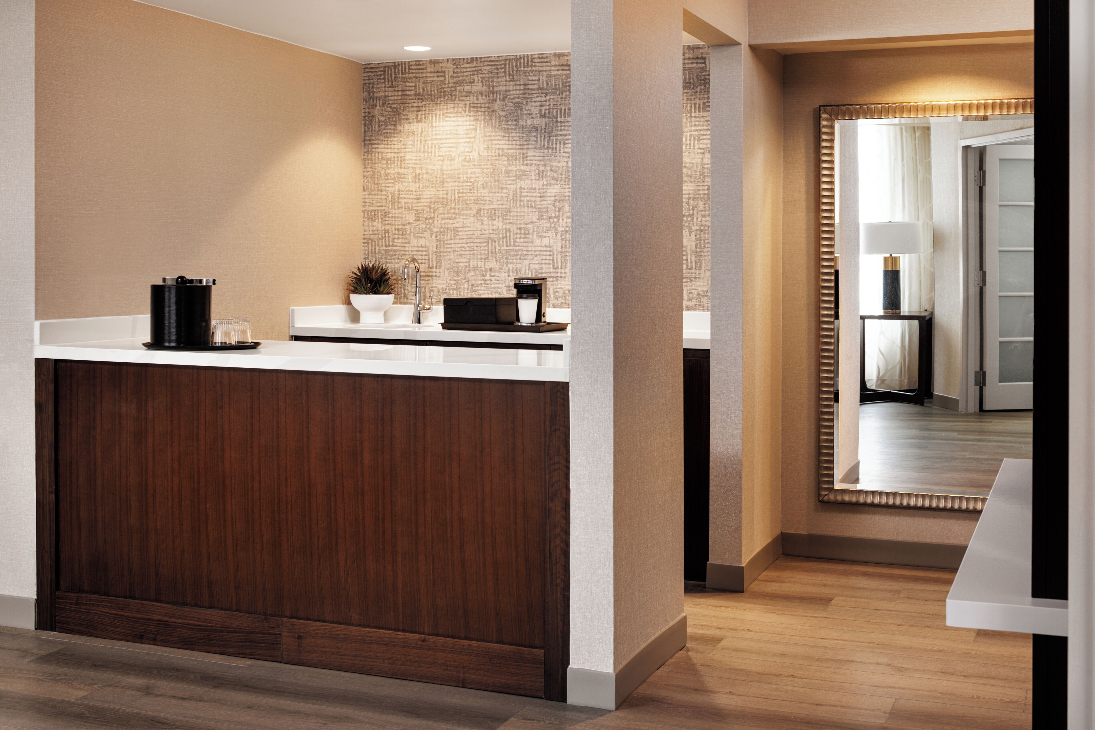 Luxury Suite, 1 Bedroom | Minibar