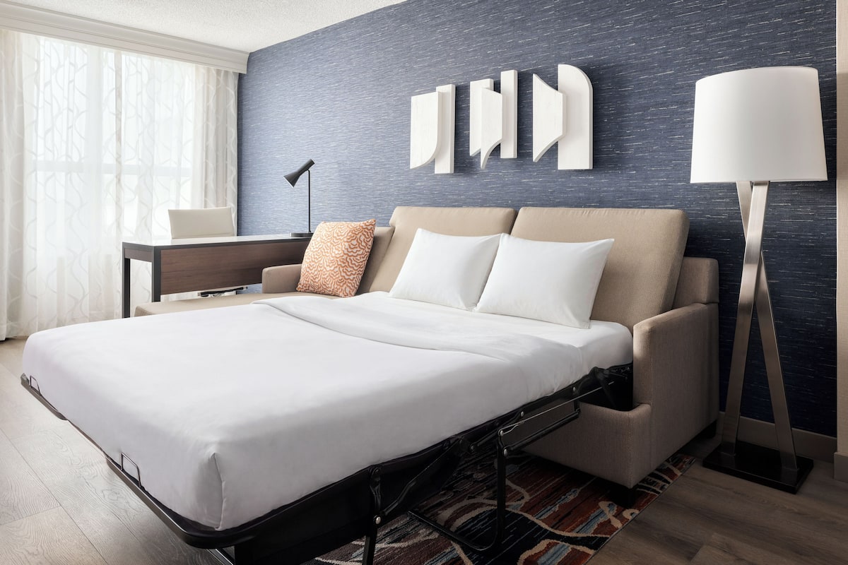 1 Schlafzimmer, Allergikerbettwaren, Schreibtisch, Verdunkelungsvorhänge
