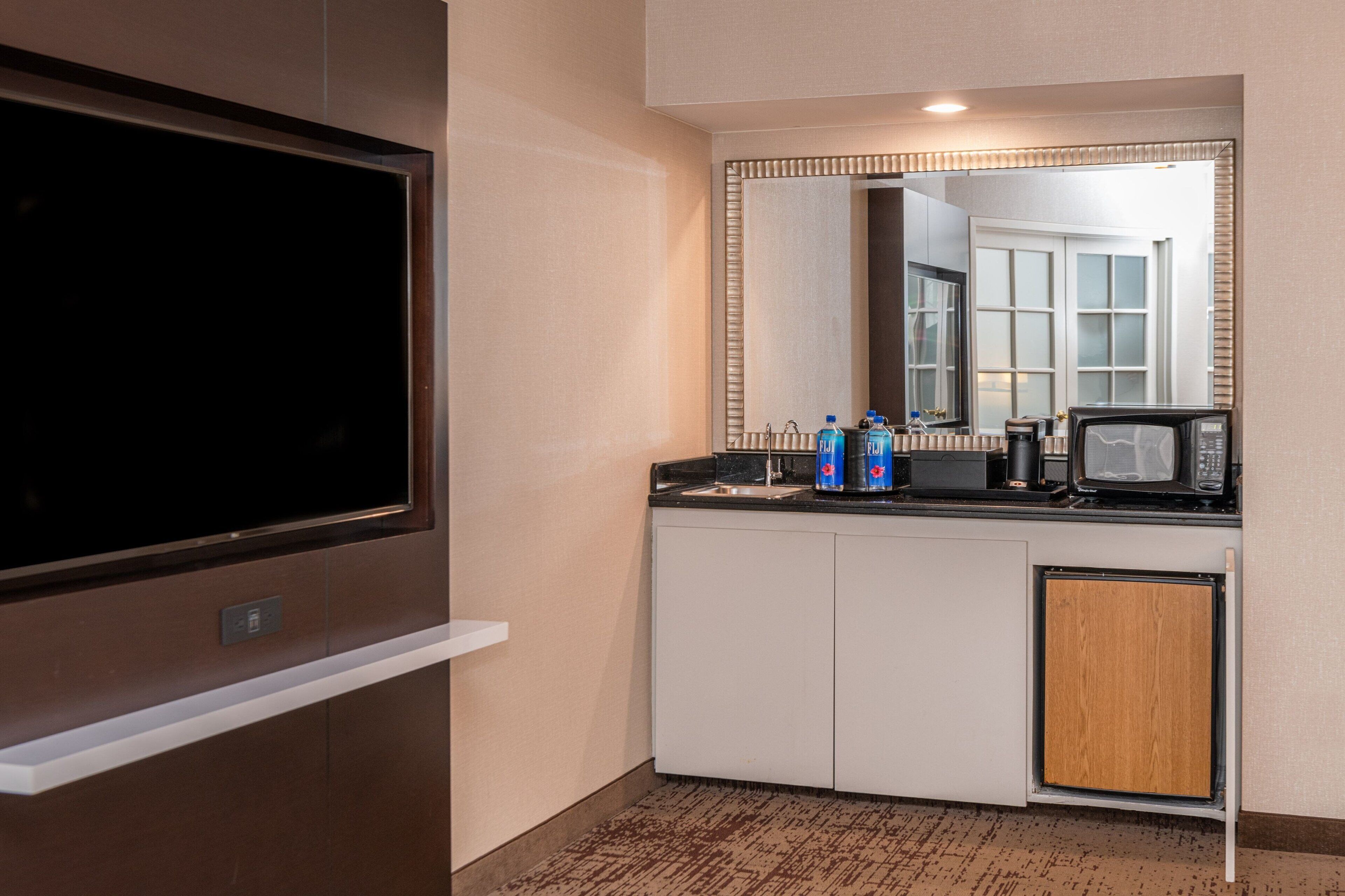 55-inch flat-screen tv with cable channels, tv