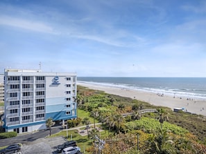 On the beach, white sand - Best Western Cocoa Beach - Port Canaveral (Cocoa Beach)