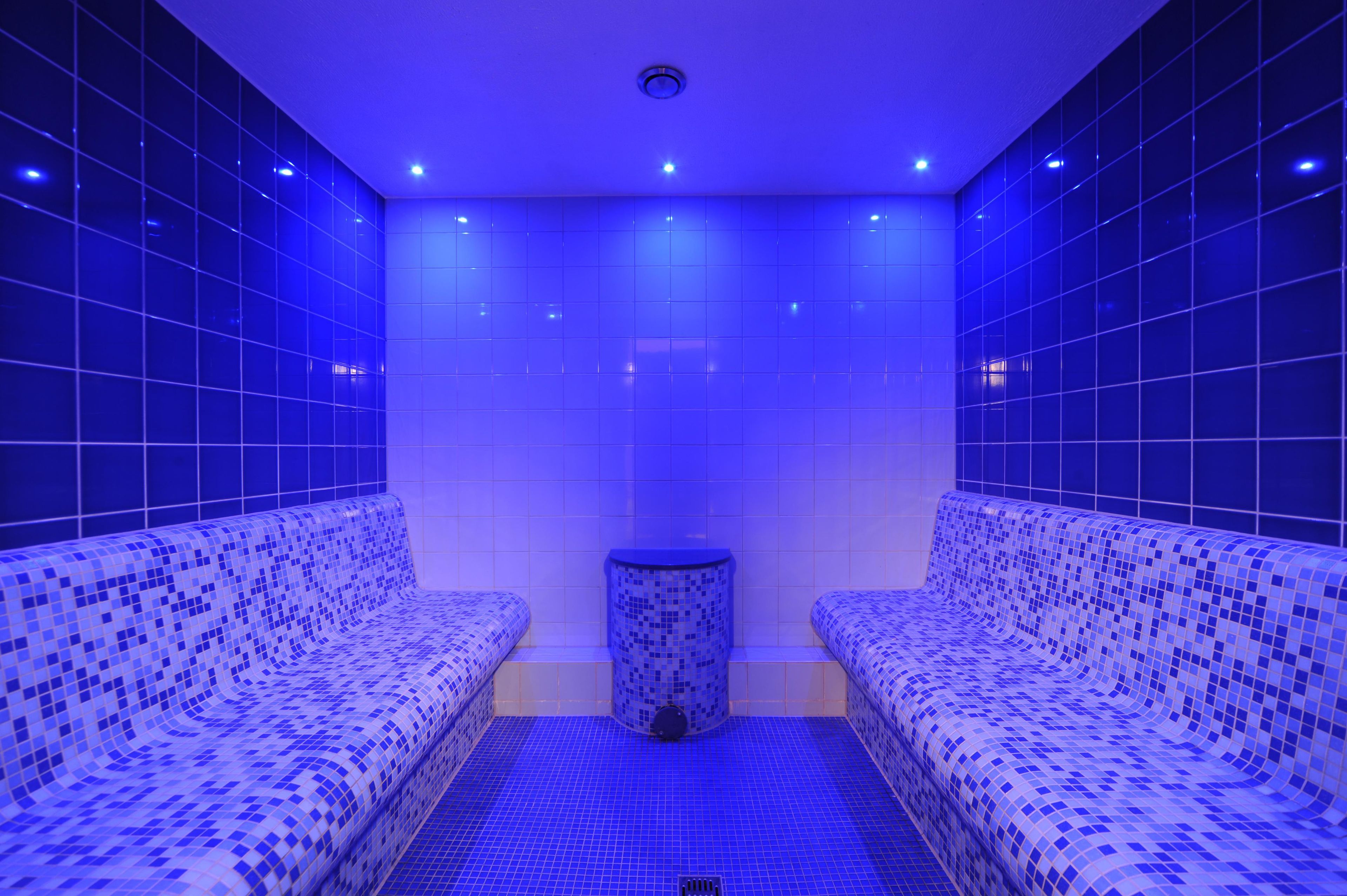 Couples treatment rooms, sauna, steam room, body treatments