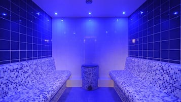 Couples treatment rooms, sauna, steam room, body treatments