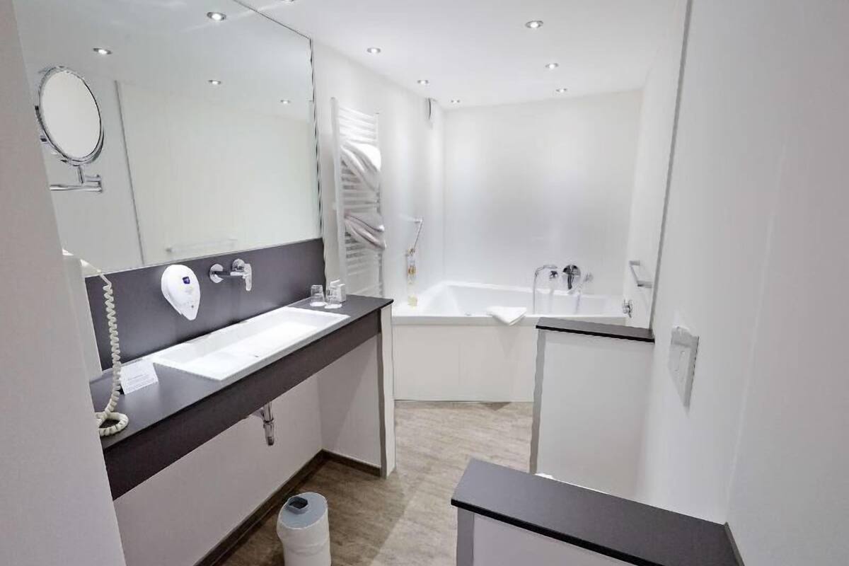 Baño | Amenidades de baño gratuitas, secadora de cabello, toallas