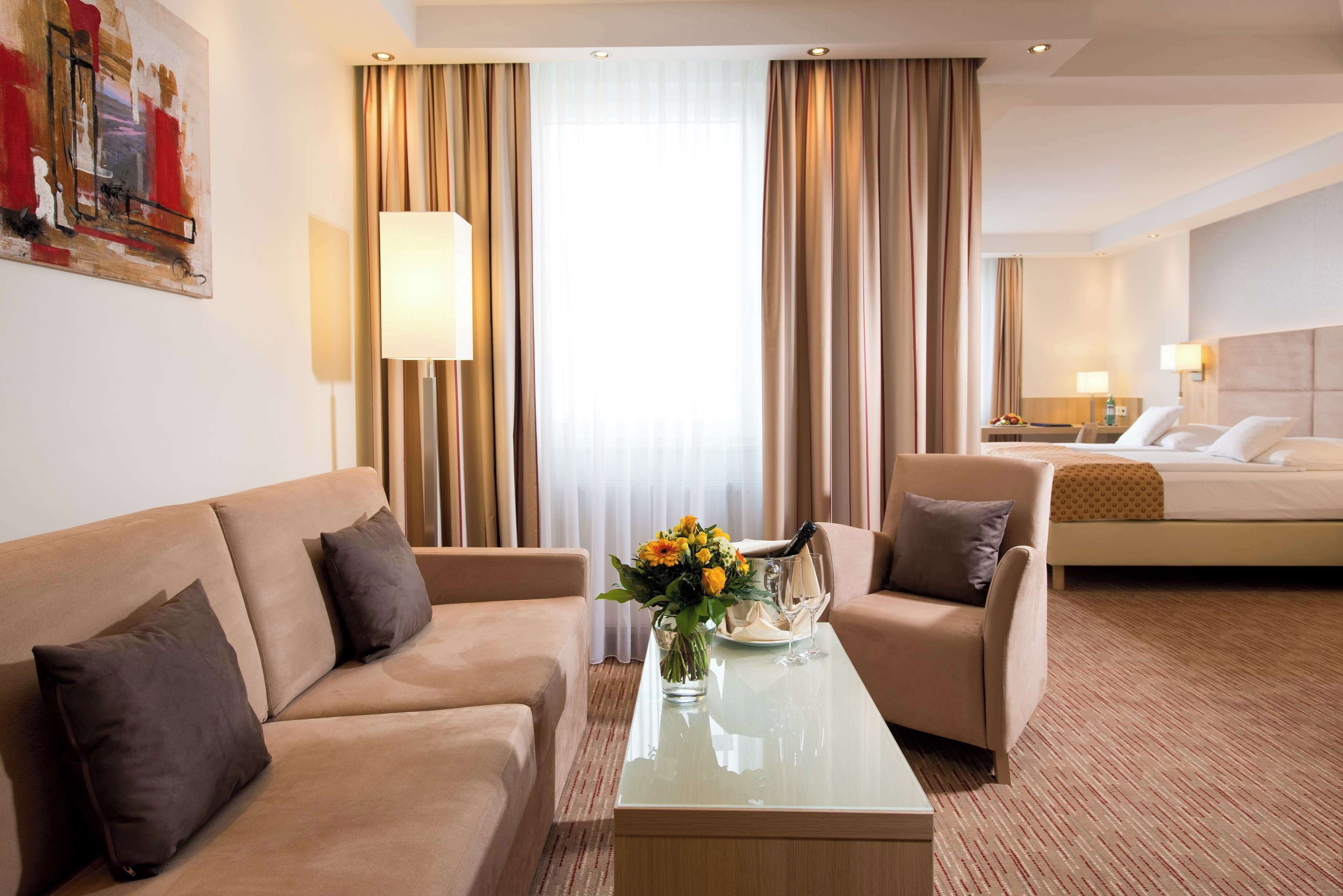 Premium bedding, pillow-top beds, minibar, in-room safe