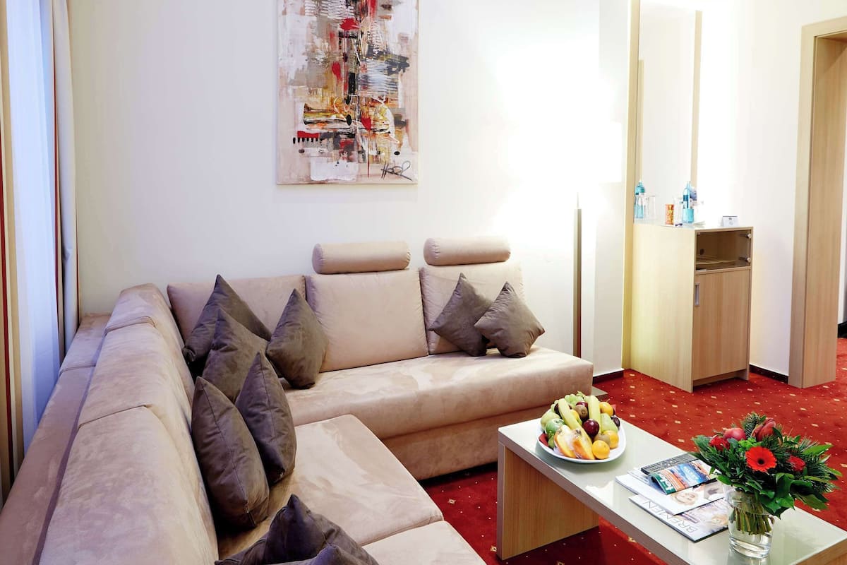 Suite, 1 Double Bed | Premium bedding, pillowtop beds, minibar, in-room safe