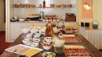 Petit déjeuner buffet servi tous les jours en supplément