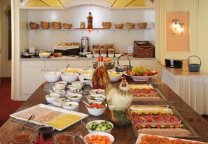 Tägliches Frühstücksbuffet gegen Gebühr