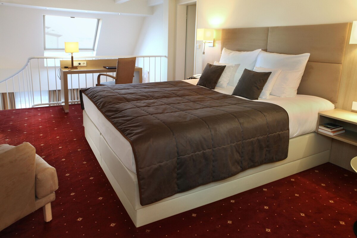 Suite, 1 Double Bed | Premium bedding, pillowtop beds, minibar, in-room safe