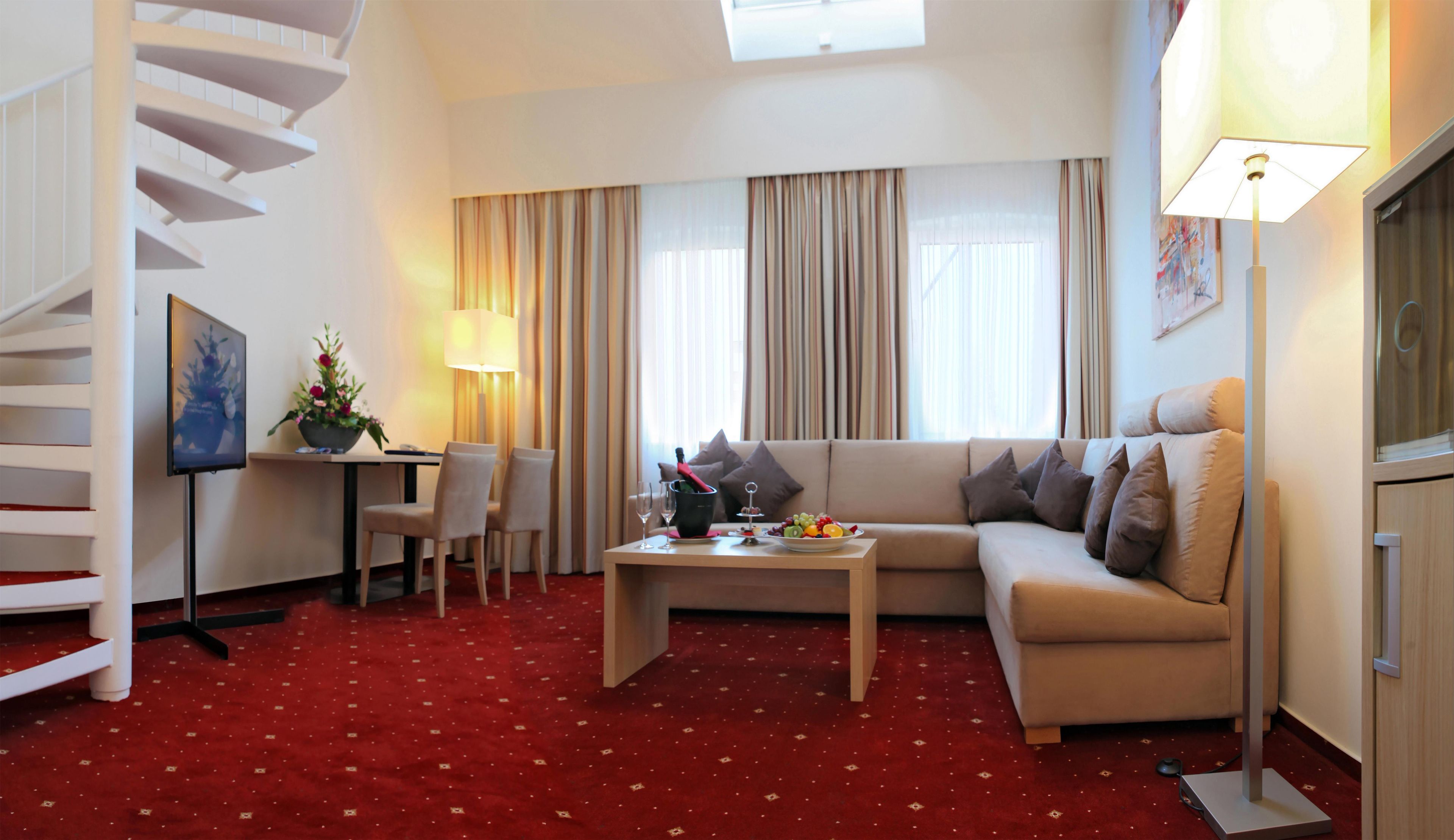 Suite, 1 Doppelbett | Hochwertige Bettwaren, Pillowtop-Betten, Minibar, Zimmersafe