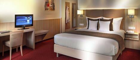 Kamar Standar, 1 Tempat Tidur Double | Seprai premium, bantalan ekstra lembut, minibar, dan brankas