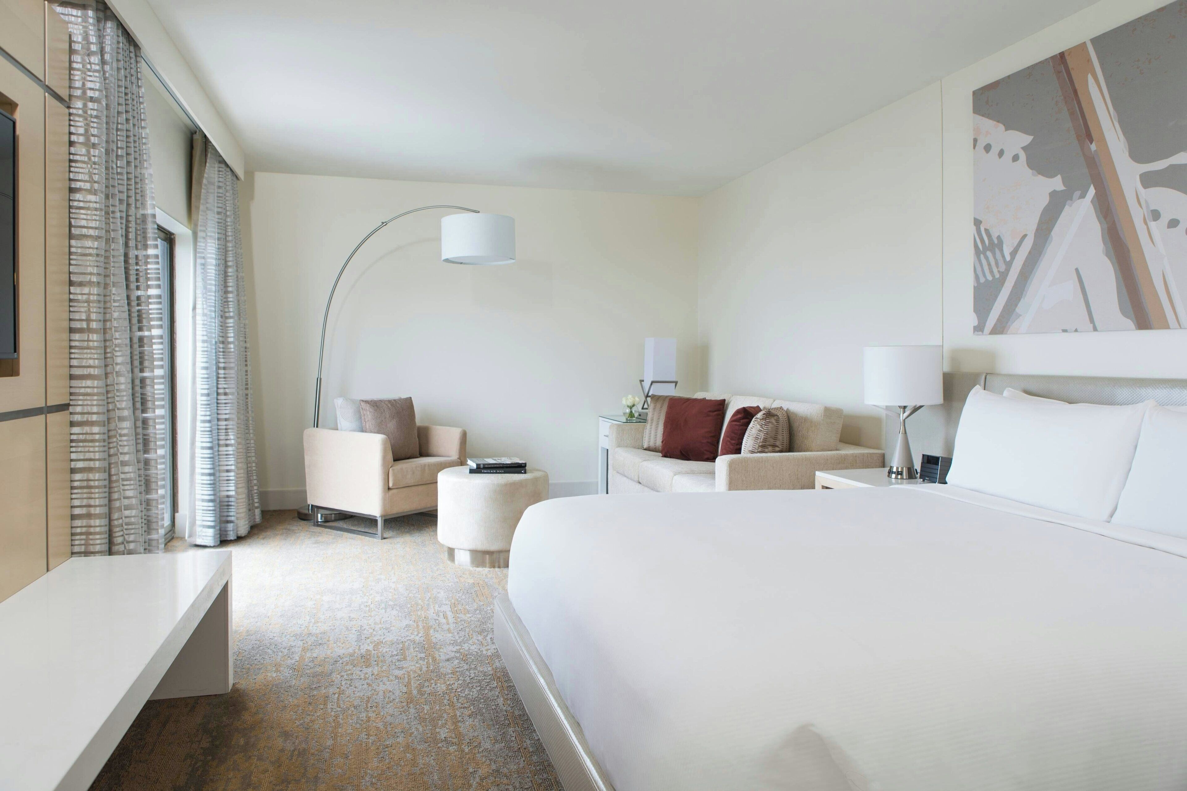 Studiosuite, 1 King-Bett | Hochwertige Bettwaren, Daunenbettdecken, Pillowtop-Betten, Zimmersafe