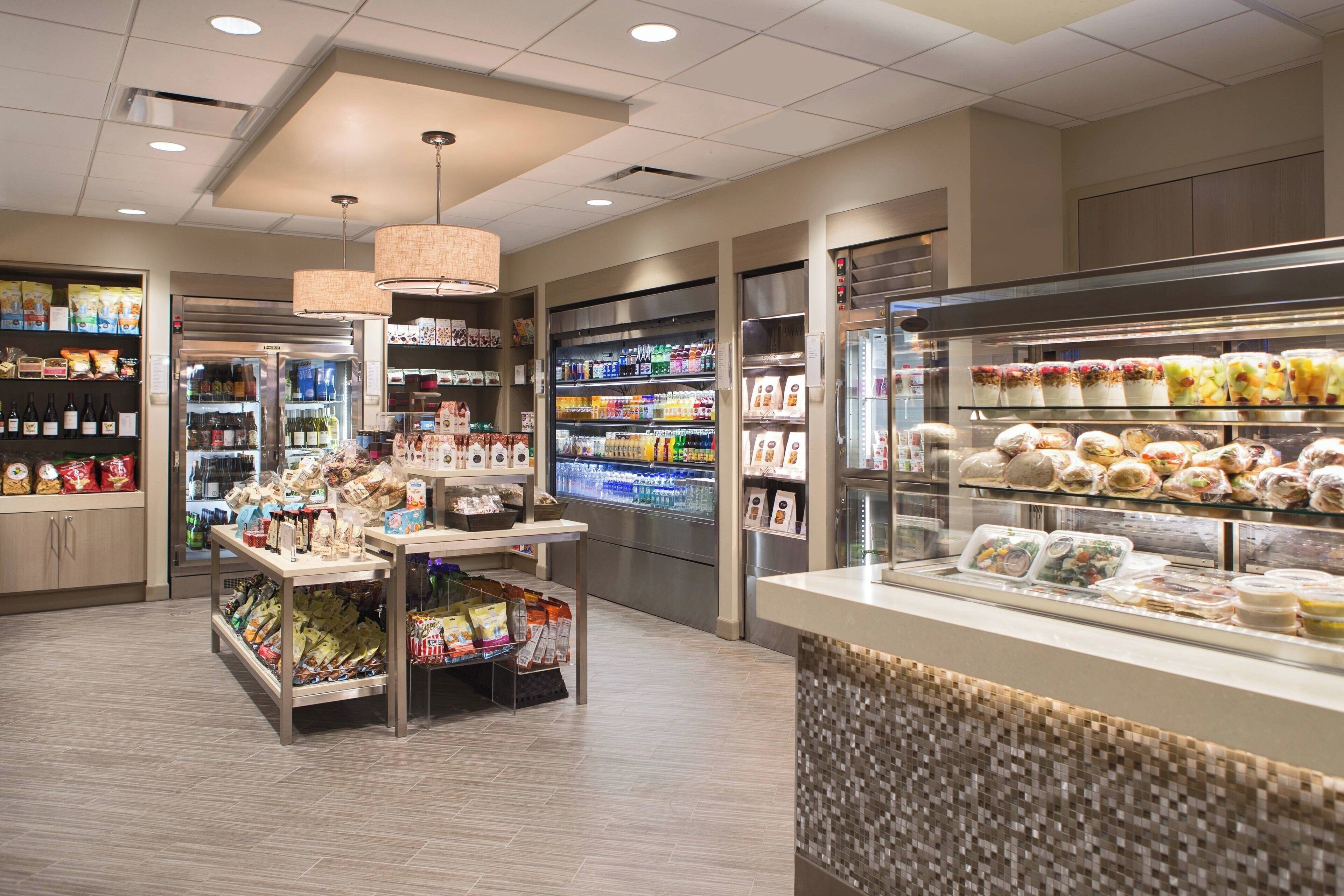 2 restaurants, breakfast, lunch, dinner served; american cuisine