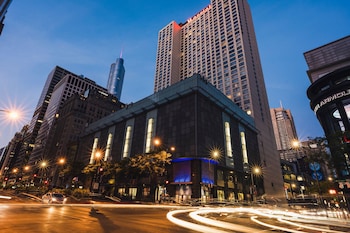 Hotel Exterior at Chicago Marriott Downtown Magnificent Mile