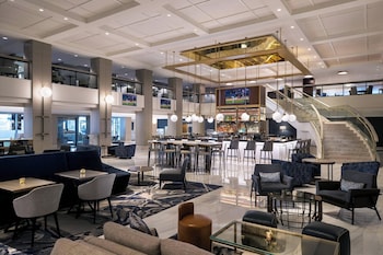 Hotel entrance and lobby at Chicago Marriott Downtown Magnificent Mile