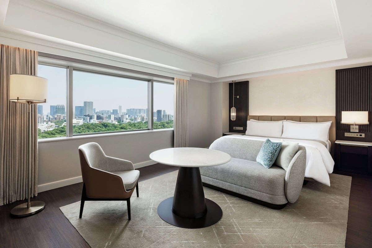 1 bedroom, premium bedding, minibar, in-room safe