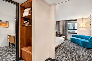 1 bedroom, premium bedding, pillowtop beds, desk
