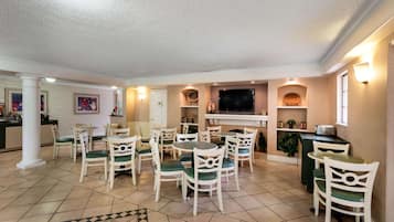 Desayuno continental incluido todos los días