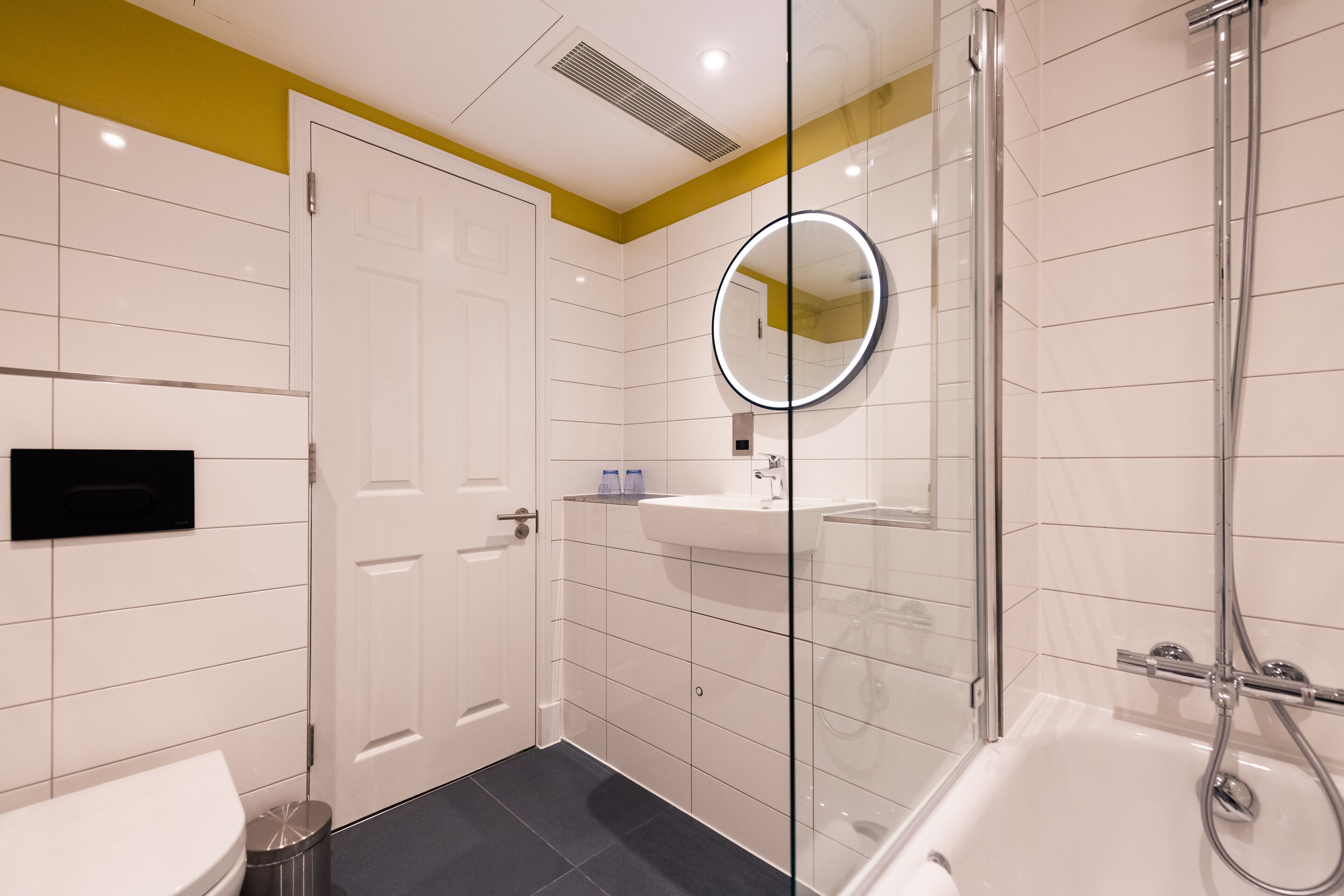 shower, rainfall showerhead, free toiletries, hair dryer