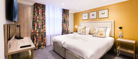 Twin Room | Individually furnished, desk, blackout curtains, free WiFi