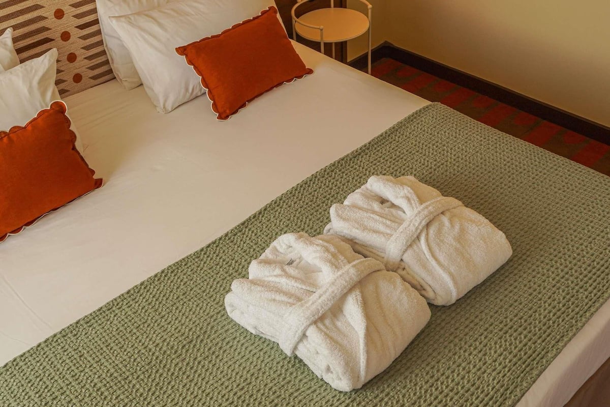 Privilege, Room, 1 Double Bed | Premium bedding, in-room safe, desk, laptop workspace