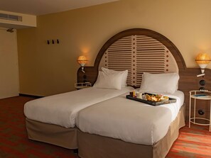 Premium bedding, in-room safe, desk, laptop workspace - Mercure Arles Centre Arenes (Arles)