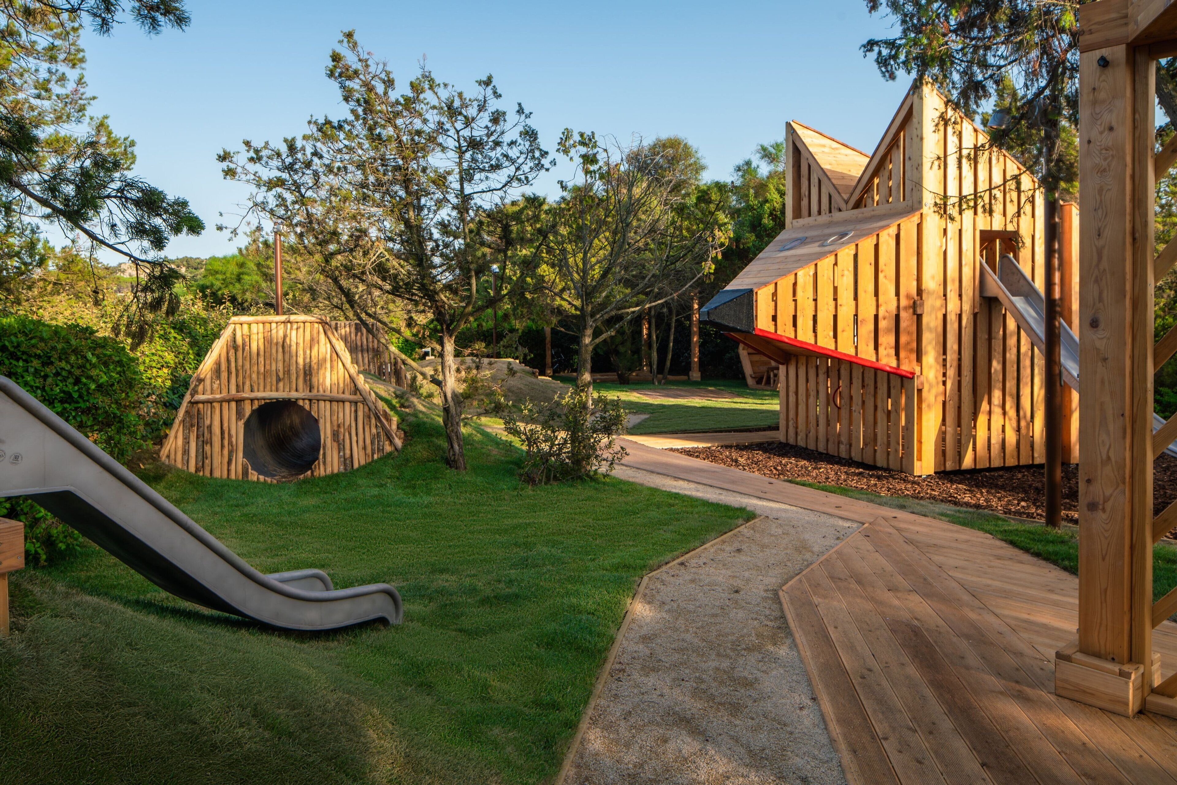 children’s play area – outdoor