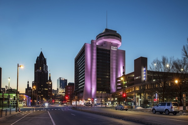 Fassade der Unterkunft – Abend/Nacht