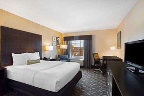 أغطية فراش متميزة ومكتب وستائر تعتيم ومكواة/لوح كي