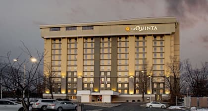 La Quinta Inn & Suites by Wyndham Springfield MA