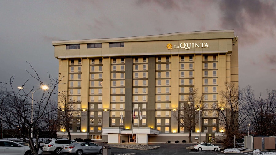 La Quinta Inn & Suites by Wyndham Springfield MA