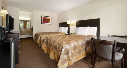 Days Inn by Wyndham Port Royal/near Parris Island