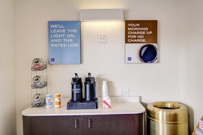 Coffee service - Motel 6 Richfield, OH (Richfield)