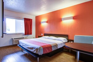 Ferros/tábuas de passar roupa, Wi-Fi de cortesia, roupa de cama