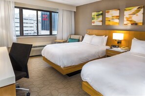 Zimmer, 2 Doppelbetten, Nichtraucher | Daunenbettdecken, Pillowtop-Betten, Zimmersafe, Schreibtisch
