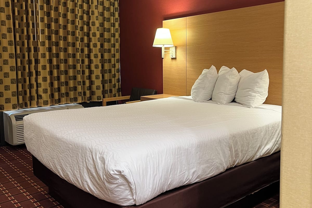 standard room, 1 queen bed, non smoking | free wifi, bed sheets