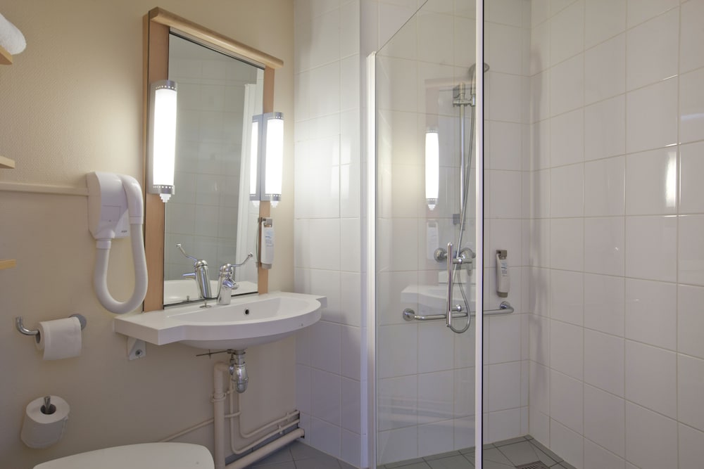 ibis Poitiers Centre by null